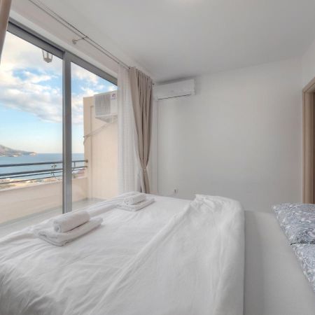 Sea View Two Bedroom Family Apartment With Pool - Sunset Ivanovici เบชิชิ ภายนอก รูปภาพ