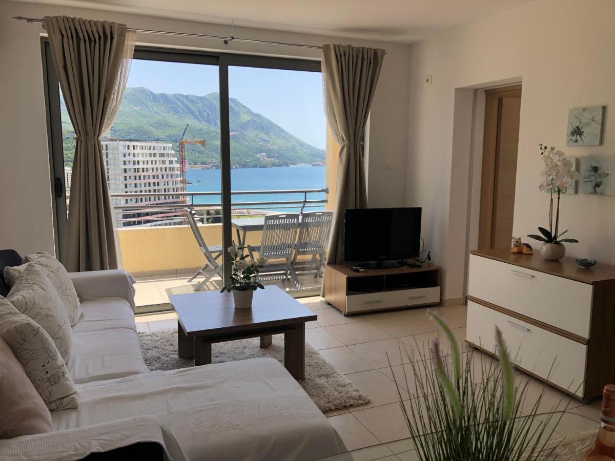 Sea View Two Bedroom Family Apartment With Pool - Sunset Ivanovici เบชิชิ ภายนอก รูปภาพ