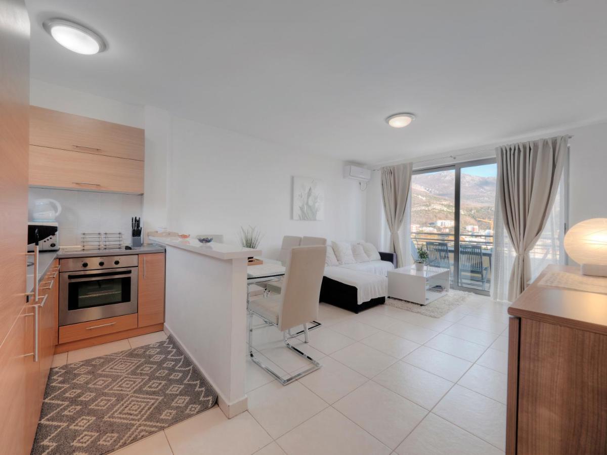 Sea View Two Bedroom Family Apartment With Pool - Sunset Ivanovici เบชิชิ ภายนอก รูปภาพ